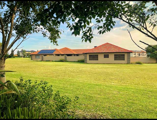 4 BEDROOM HOUSE FOR SALE IN THREE RIVERS EAST